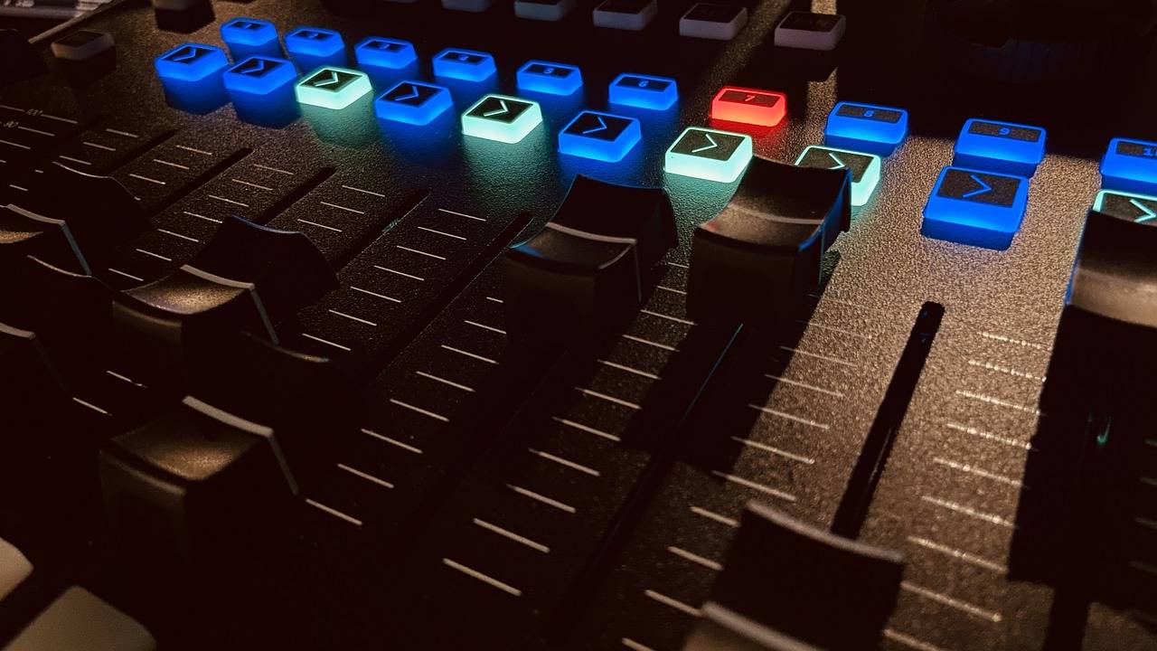 The Impact of Mobile Gaming on Traditional Console Market